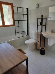 Holiday house: swimming pool, river, mountains, sea 20 minutes away. - Image 3