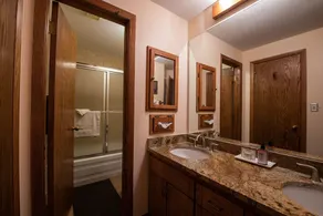Amazing Gazing at the Plaza 2 Bed 2 Bath Updated with Great Views - Image 5