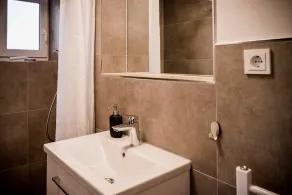 Exclusive 145 m² apartment on the first floor, with 3 bathrooms - Image 3