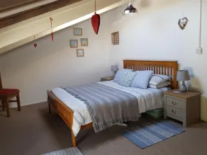 Walk to beach, village location, near Fowey and Eden Project - Image 4