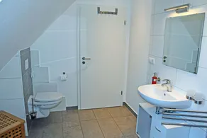 Vacation apartments in Lipsitz on Rügen - Holiday apartment Rapsblüte with fireplace and - Image 2