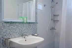 5 Bedroom Villa with Private Pool – Premium Rate - Image 3