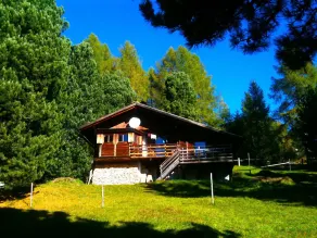 Cozy wooden cabin 1800m above sea level, guaranteed snow, slight convenience - Image 5