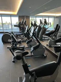 Luxury White Rock Ocean view Condo-2Bd/2Ba/2decks/pool/gym/steam room/sauna/spa - Image 4