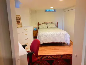 Panoramic view, large deck, ground floor apartment, walk to subway and beach - Image 4