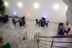 TAJ SQUARE HOMESTAY - Image 2