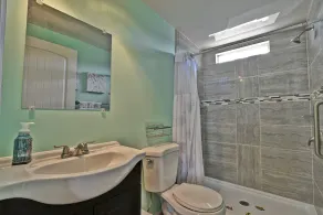 Comfortable 3 bed/2 bath home located in Swann Keys community! Minutes from Fenwick Island Beaches and Ocean City! Seasonal outdoor Pool, Wifi, Boat dock! - Image 4