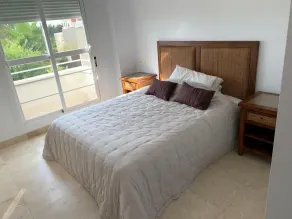 Appartement de luxe avec l'une des plus grandes piscines de la côte - Image 2