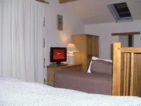 Converted Barn On Thatched Devon Longhouse Grounds At The Foot Of Rolling Hills. - Image 2