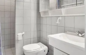 5 bedroom accommodation in Idestrup - Image 4