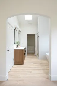 Spacious Getaway – Hot Tub, Big Yard, Near Beach, pet friendly, Great for All! - Image 2