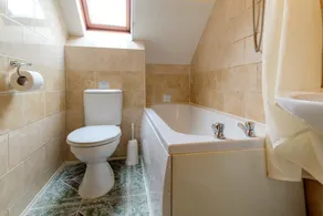 Riverside Cottage Nr l'emblématique pont Wroxham. 2-Bedroom Pet-Friendly - Image 2