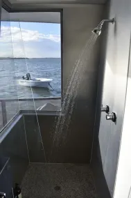 Luxury Houseboat - Drift Flotel - Image 2