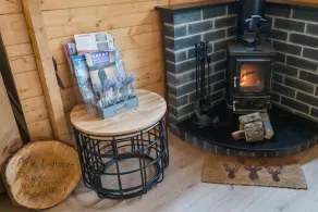 Charming 1-bed Log Cabin in the Clyde Valley - Image 2