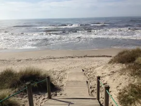 Cottage e il fiume, vicino alla spiaggia, situati nel nord del Portogallo turismo ... - Image 3