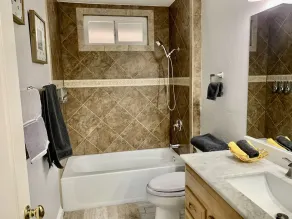 Cozy, Licensed home, 15min from the strip. - Image 5