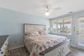 Nyt til PROACTIVE i 2020 - Oceanfront \"Boardwalk\" er en 6 Bdrm / 5. 5 Bad i den private, gatede vestlige ende af Holden Beach.  En ferie ved havet, der kan værdsættes år efter år - gør \"Boardwalk\" til din sommertradition!   - Image 5