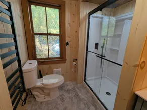 Entspannen Sie in unserem komfortablen Ferienhaus und genießen Sie den schönen Strand und den Gletschersee - Image 4