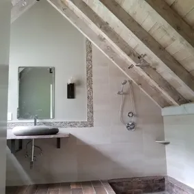 Nyrenoverat !! Nära till tåg, centrala East Hampton. Kort resa till stranden! - Image 4