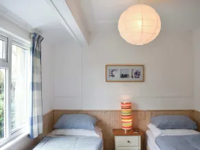 3 bedroom accommodation in Elmer, near Middleton on Sea - Image 5