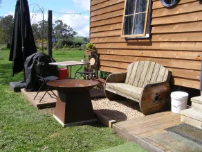Cedar Cosy Tiny Farm Stay  Loch & Rail Trail pit stop for Philip Island or Prom - Image 4