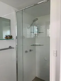 Canal Waterfront Retreat Hosts 10 Pool & Spa - Image 3