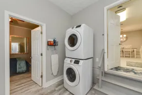 Modern Hampton Home! Prime Location! - Image 2
