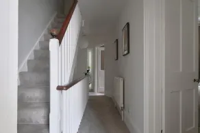 Contemporary 2 Bedroom Flat in Lewes - Image 2