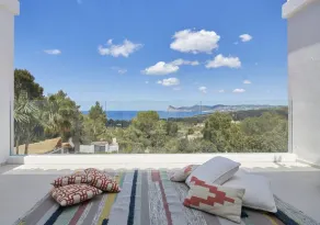 5* villa. Fantastisk havudsigt Opvarmet swimmingpool. Strand 15 min gang. - Image 2