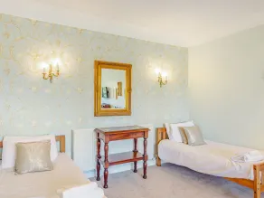 RICHMOND HALL, family friendly, luxury holiday cottage in St Asaph - Image 3