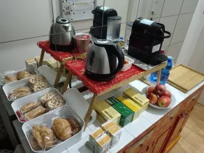 Floris Guest House - Image 4