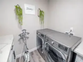 Q House in Lakewood - 5BR, 3Bath + AC. Sleeps 16. Kid and Pet-Friendly - Image 3