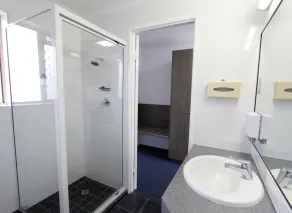 Sugar Country Motor Inn - Image 4