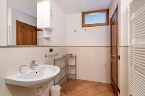 Appartamento Hotel \"Residence Larice Bianco N5\" con vista sulle montagne, terrazza condivisa e Wi-Fi - Image 4