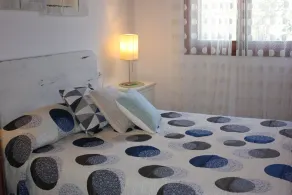 Maison idéale pour les familles avec enfants, grand jardin avec piscine et aire de jeux - Image 4