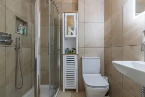 Charming flat with balcony in Pimlico - Image 2