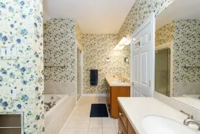 Beautiful New Seabury Home in Mashpee - Image 5