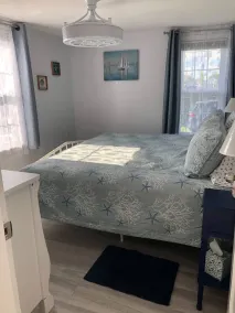Steps to Beach Entrance #7, 1st floor, 2 Bedrooms, King Bed, Private deck/grill - Image 5