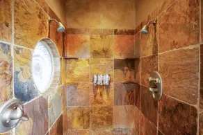 FANTASTISKE $ 499 NT, 4 soveværelser, gormet køkken, varmt badekar!  SOVER OP TIL 1O - Image 4