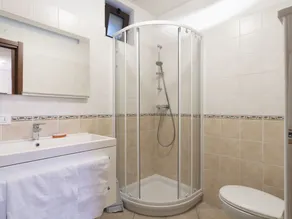 Angenehme Wohnung für 6 Personen mit Klimaanlage,  W-LAN, TV, Terrasse und Haustiere erlaubt - Image 3