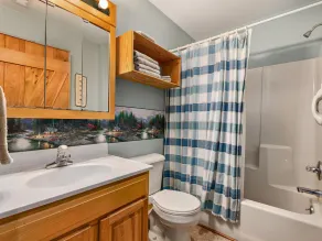 Secluded Six Bedroom Chestnut Lodge, walk to Downtown Weaverville - Image 3