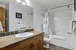 Settler's Crossing #56 ski-in ski-out condo with private hot tub - Image 3