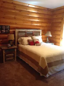 Log Cabin Living og College World Series (CWS) - Image 5
