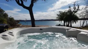 Relaxing Lake Travis waterfront apartment with boat launch - Image 4