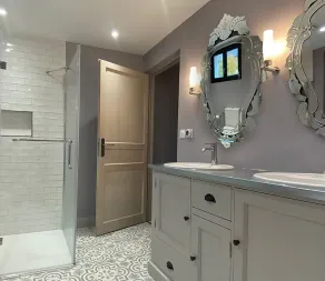 Stylish farmhouse with pool, sleeps 8-10 - Image 3