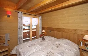 Chalet, à 200m des pistes de ski, piscine, sauna, balcon, cheminée ou poêle à bois, parking - Image 5