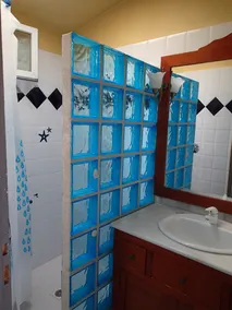 Small house view and seaside, ideal for a family. 2 star ranking - Image 2