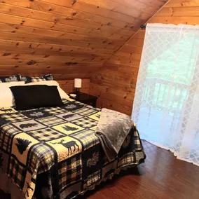 Cabin in the woods, perfect baseball family location - Image 5