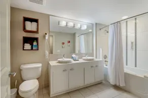 Spacious condo with bay views renovated pool hot tub & beach access - Image 3