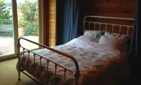 Camano Waterfront Beach Wood Cabin - Image 3